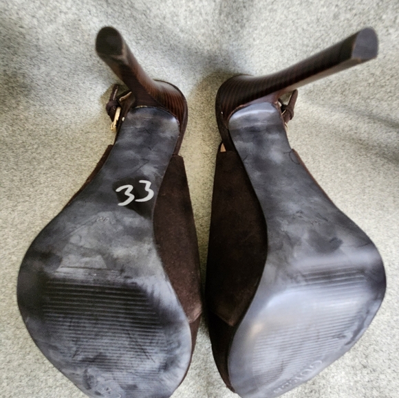 Guess Chocolate Brown Suede Stiletto Peep Toe Slingback Pumps 6M - Picture 7 of 9